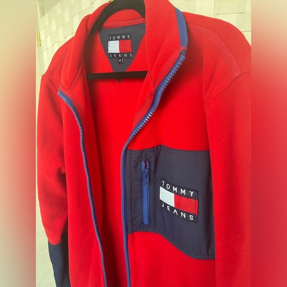 Fleece Tommy Hilfiger jacket. Size medium. - Picture 2 of 3